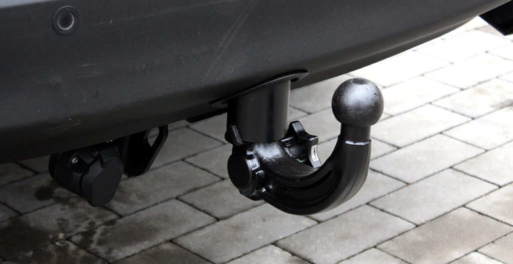 Q Auto's uit Kruibeke, plaatsen van trekhaken